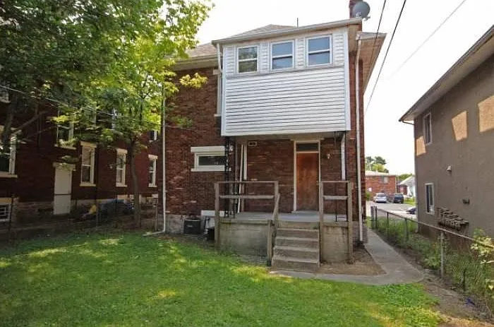 374 E 12th Ave — Photo 11
