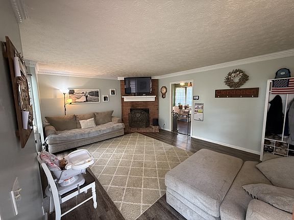 5th image of 216 Lakeside Park Dr