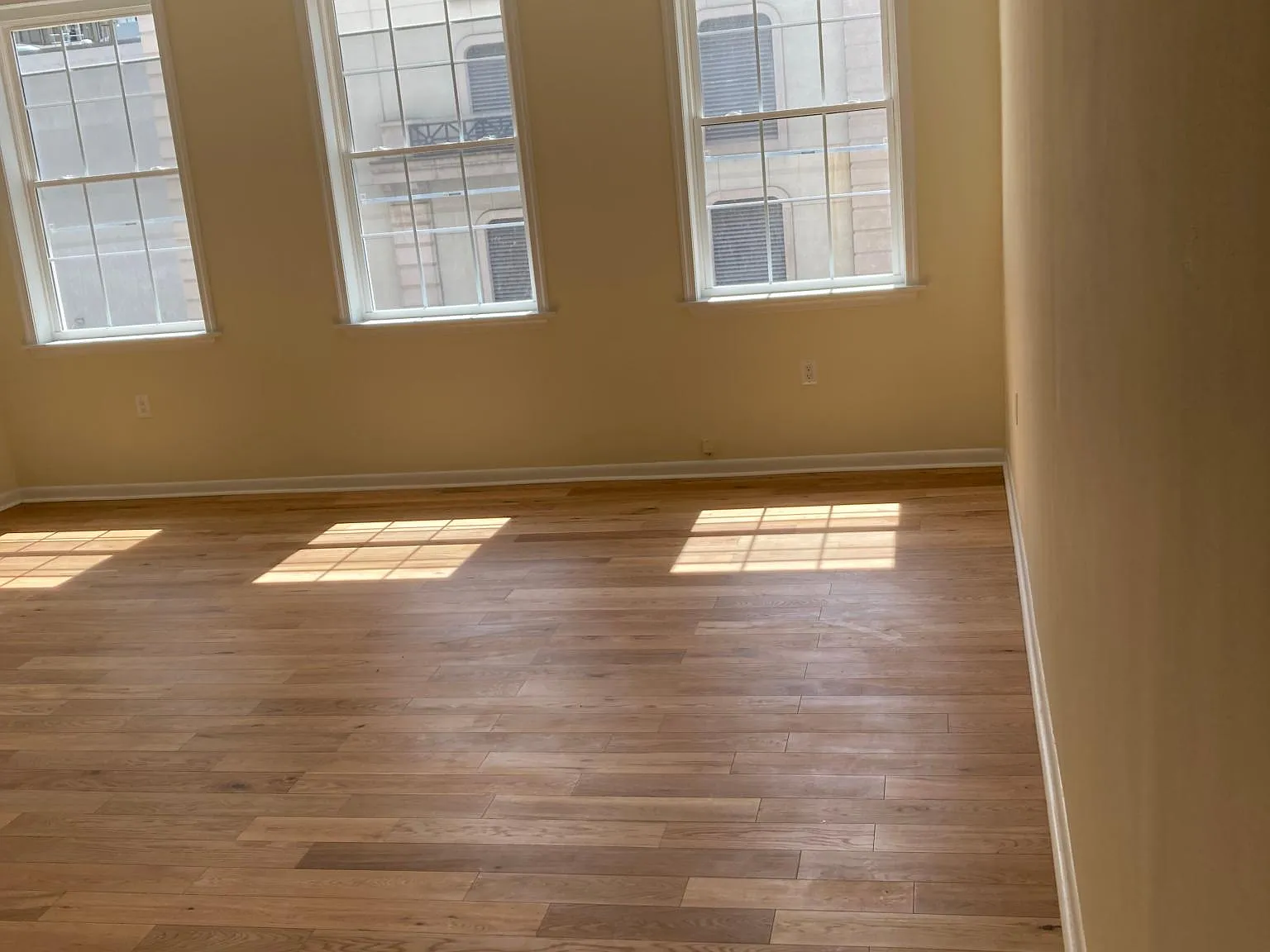Studio, 400 sqft, $1,175 — Photo 2
