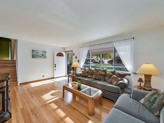 3rd image of 22W340 Birchwood Dr