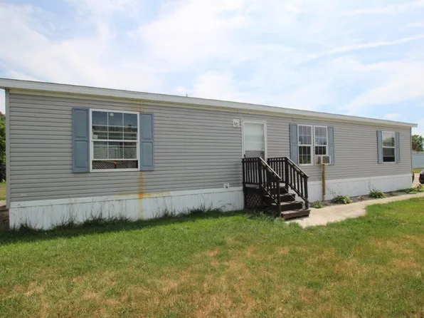 7386 Woods Edge Dr NE, Belmont, MI 49306