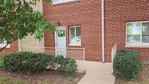 200 N Maple Ave Photo 1