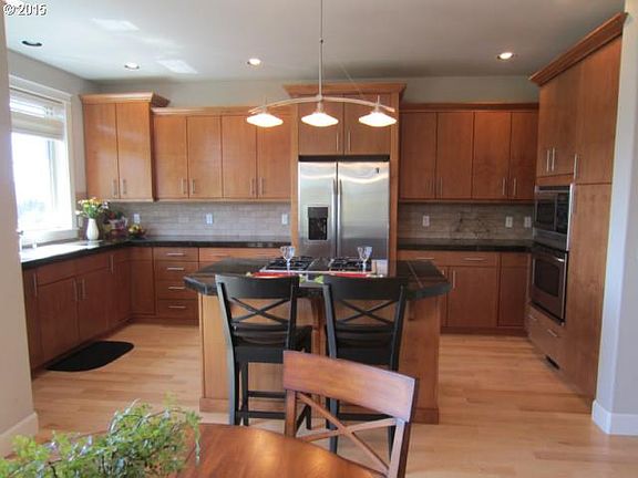 4th image of 1921 E Evergreen Blvd