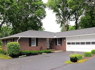7 Ambassador Dr, Danville, IL 61832