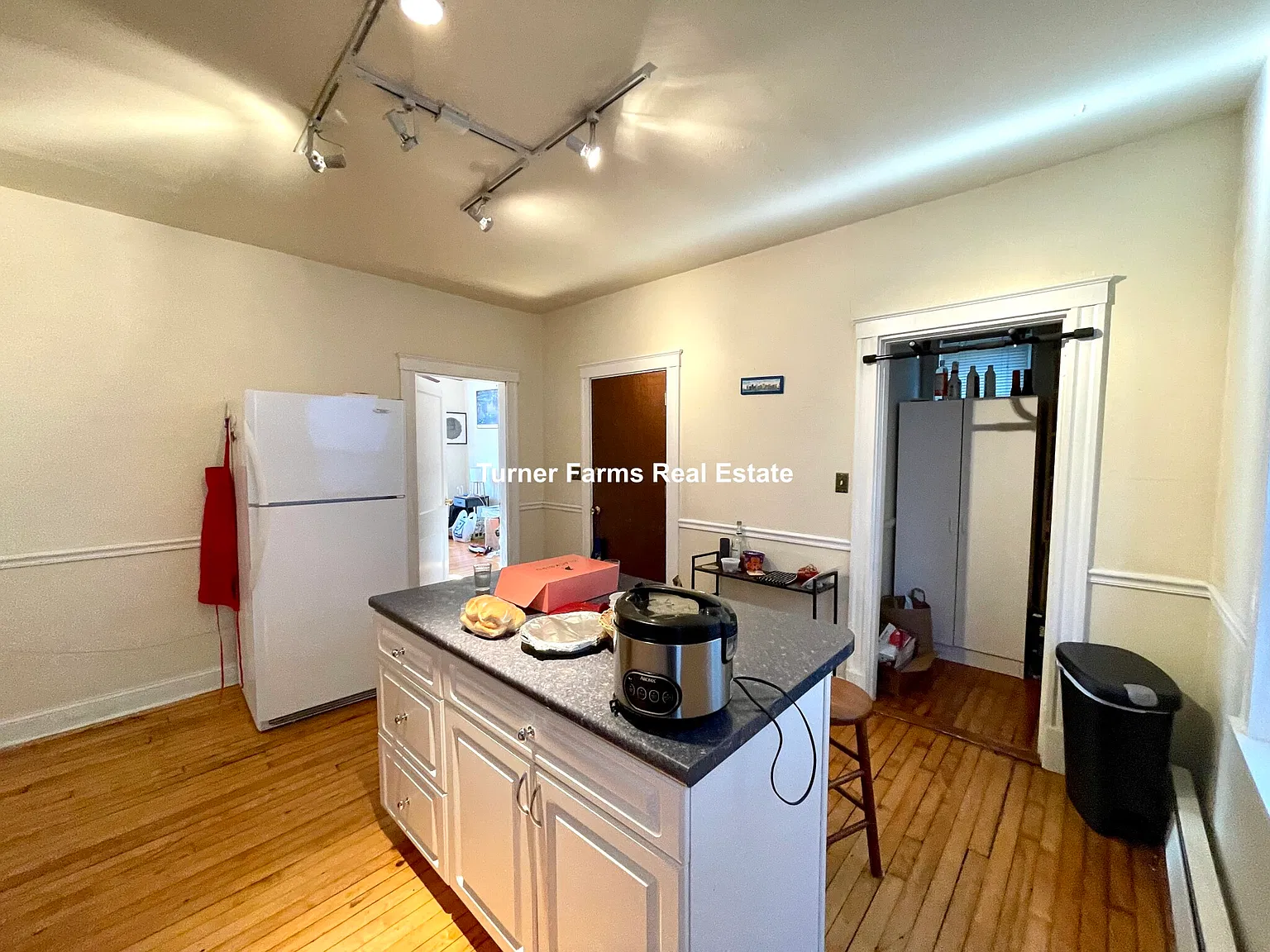 19 Sachem St — Photo 2