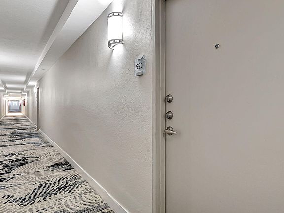 4th image of 3000 S Ocean Drive #920