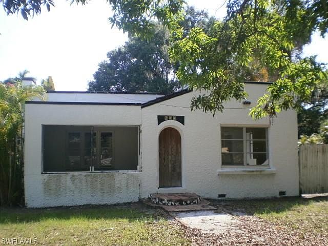 1st image of 817/825 Julia St