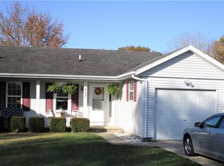 608 E Hendelmeyer Ave #B, Effingham, IL 62401