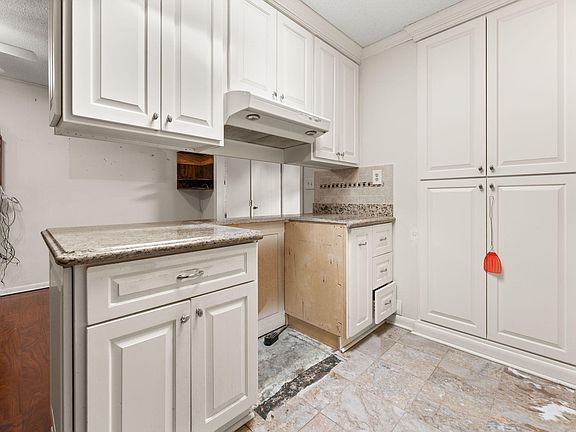 5th image of 1001 Margaret Dr