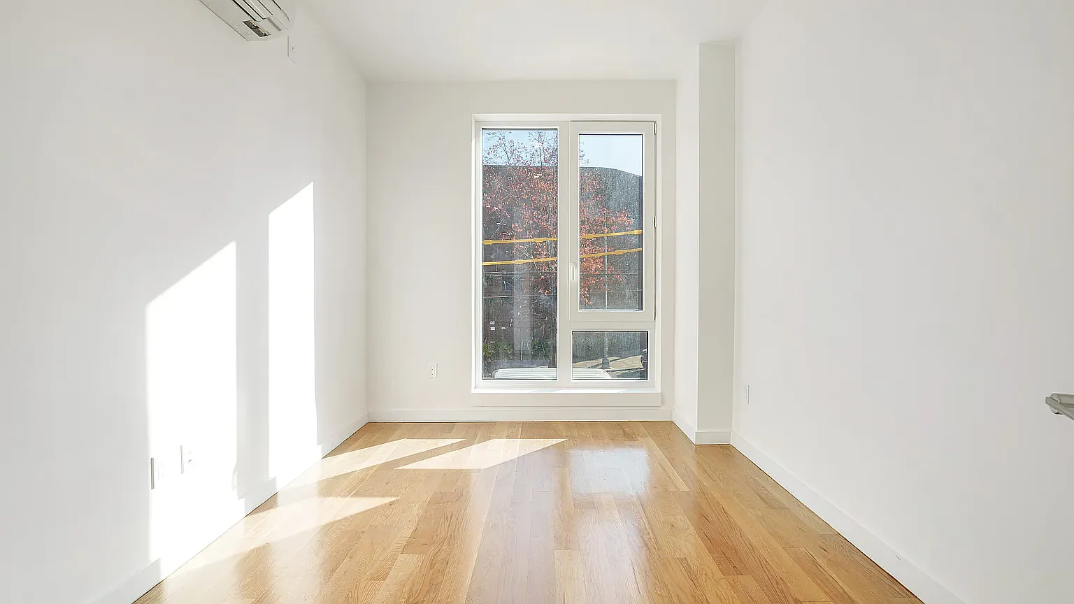 138-25 Barclay Avenue — Photo 2