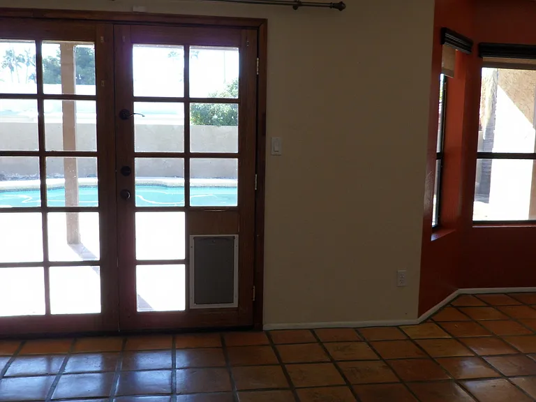 6935 E Hearn Rd — Photo 5
