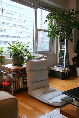 Rented by Yuan Jessica Chuang, LREB | media 21