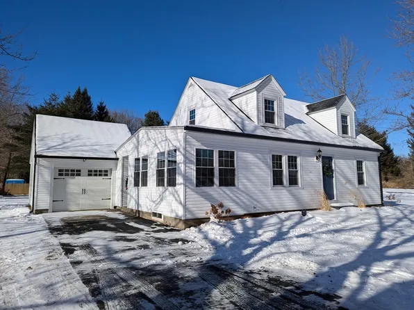 560 Country Club Rd, Greenfield, MA 01301