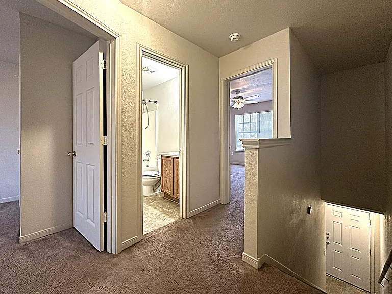 402 Veterans Ave #C — Photo 11