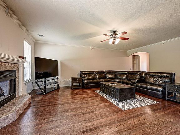 3rd image of 4668 W Tumbleweed St