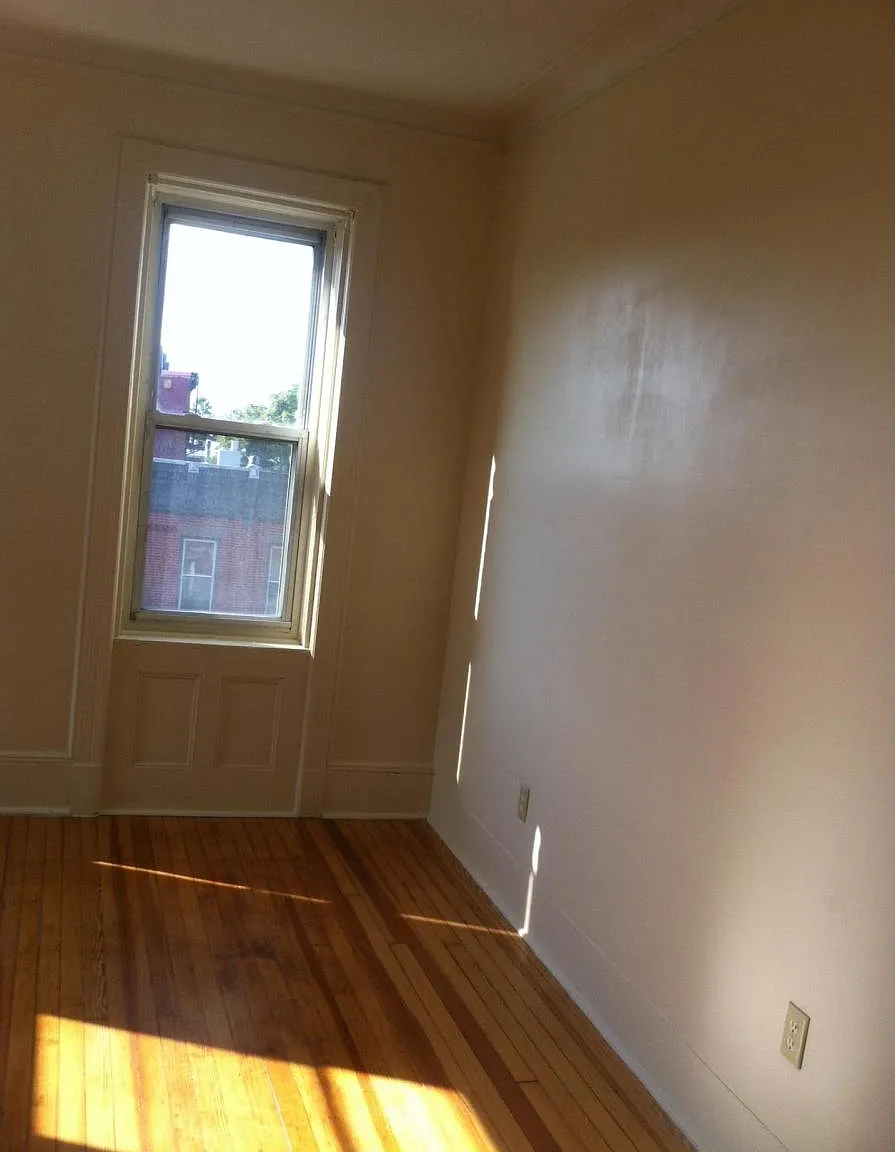 2 bed, 850 sqft, $2,000 — Photo 2