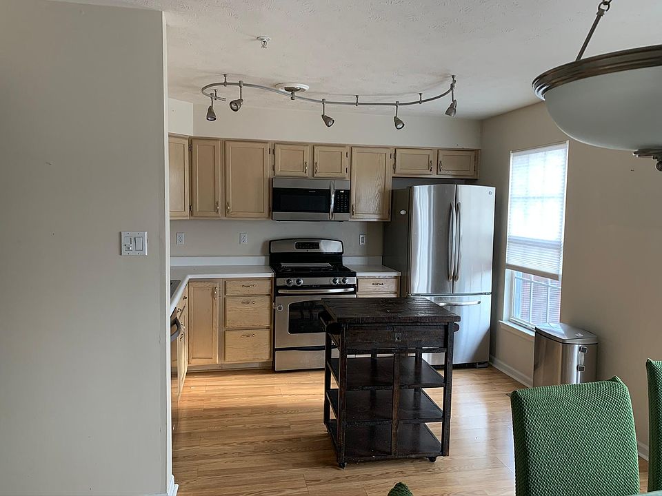 2nd image of 37 Ironwood Cir