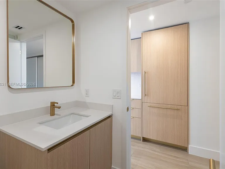 90 NE 32nd St #815 — Photo 13