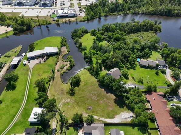 1040 Holly St, Lake Charles, LA 70601