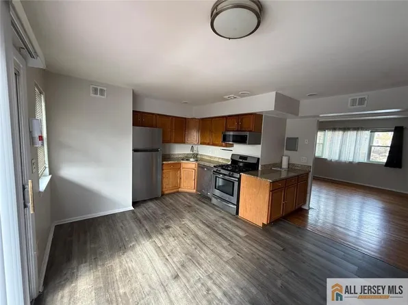 37 Judson St Unit 8-A, Edison, NJ 08837