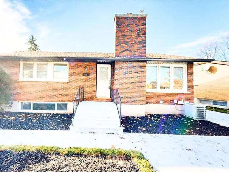 77 Godfrey Dr — Photo 3