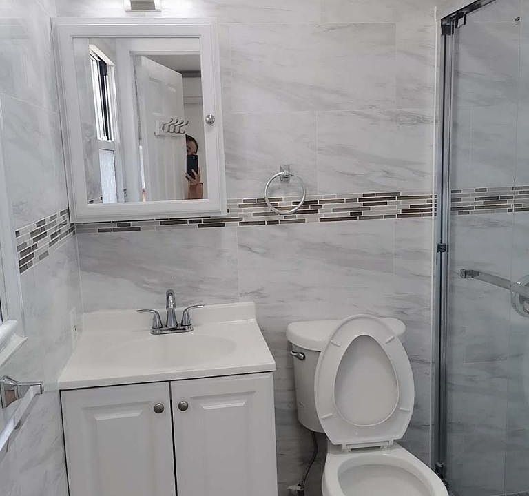 2nd image of 12 Locust Ln Floor 1