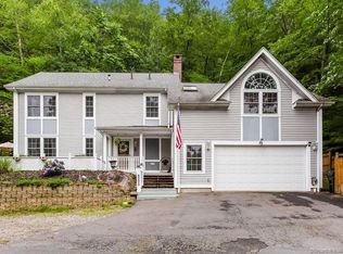 35 Cliff Dr, Avon, CT 06001