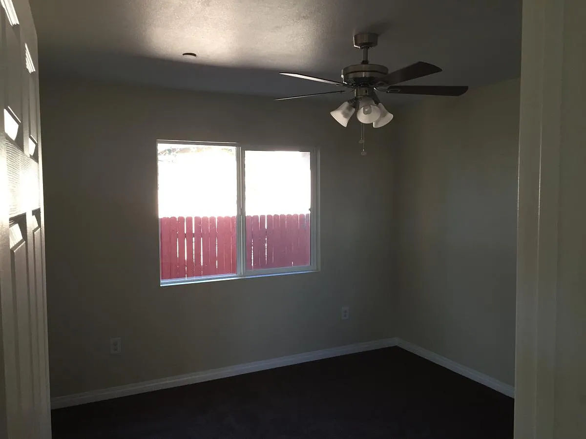 3 bed, 1052 sqft, $4,000 — Photo 4