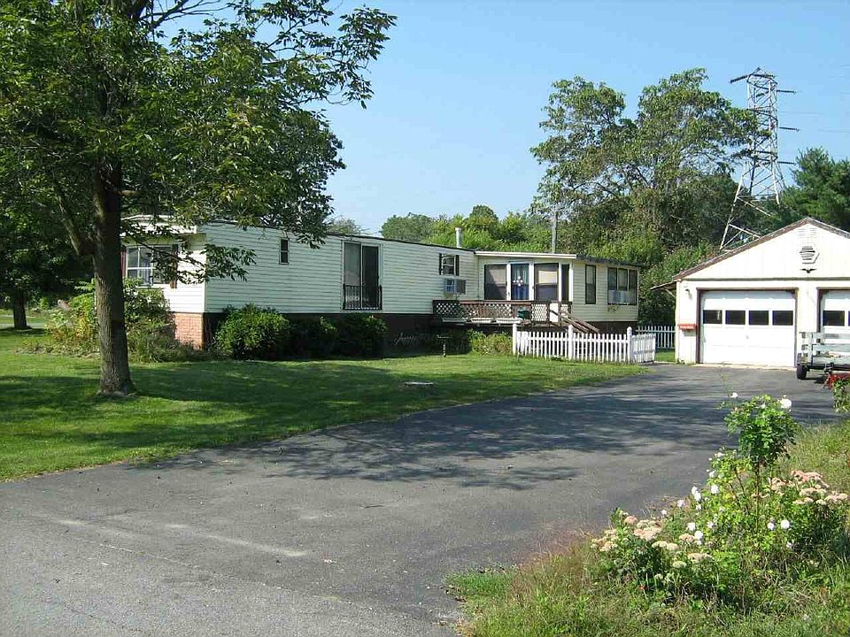 2nd image of 167 Ferry Blvd