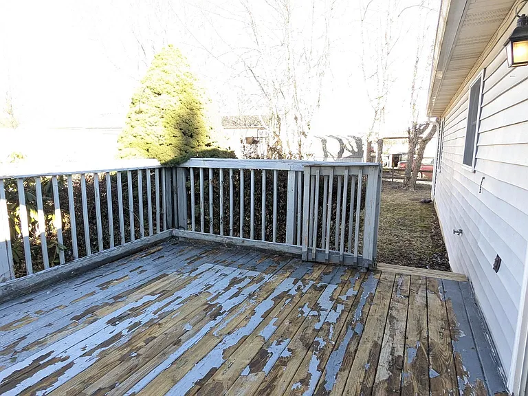 150 Nightingale Ave — Photo 24