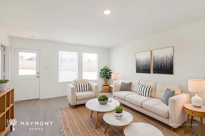 4 bed, 2.0 bath, 1600 sqft, $1,879 — Photo 4