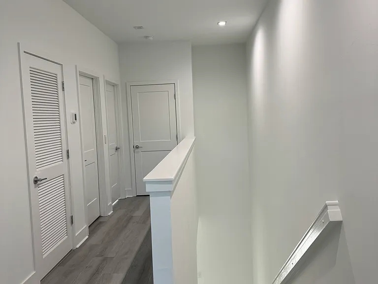 upstairs hallway/laundry/ 2 bedrooms