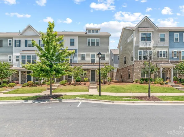 9447 Ainslie Downs St, Charlotte, NC 28273