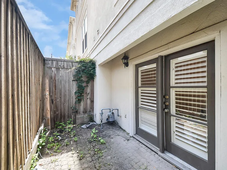 1912 Greenwich Place Dr — Photo 24