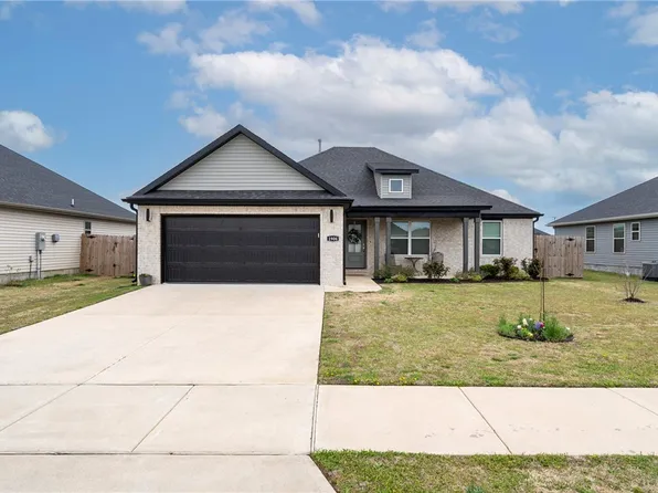 1906 E Endura Park Dr, Siloam Springs, AR 72761