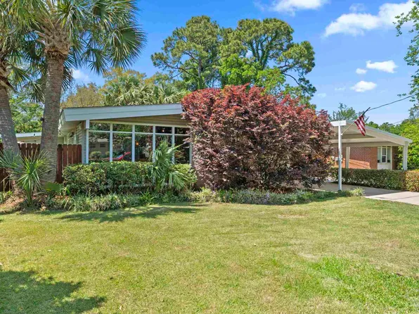 184 Camelia St, Gulf Breeze, FL 32561