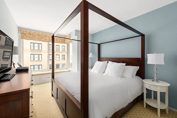 Sold by Compass | media 20