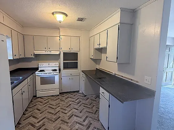 302 Lanier Rd — Photo 6
