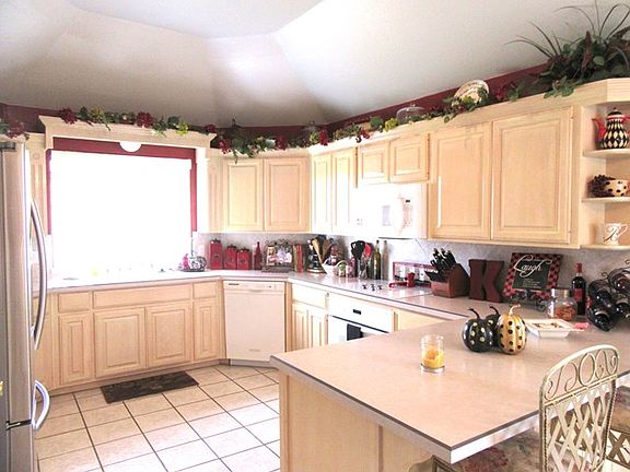 3rd image of 2232 Independence Dr