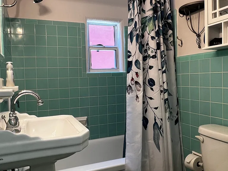 208 10th Ave N #208 — Photo 19