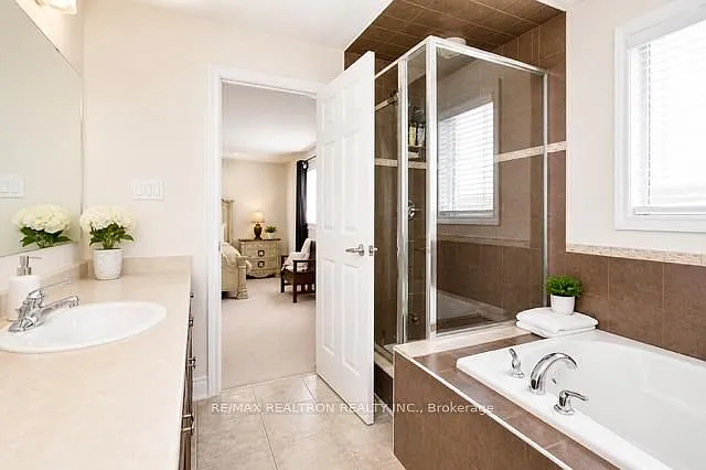 100 Sun King Cres — Photo 11