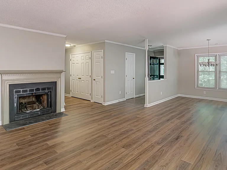 4639 Lawndale Dr — Photo 13
