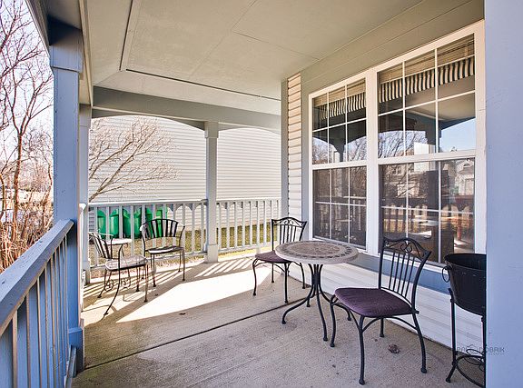 3rd image of 2348 N Old Pond Ln