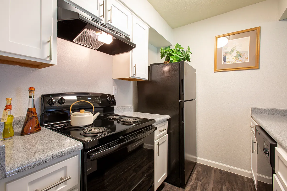 Building Photo - Tierra Pointe