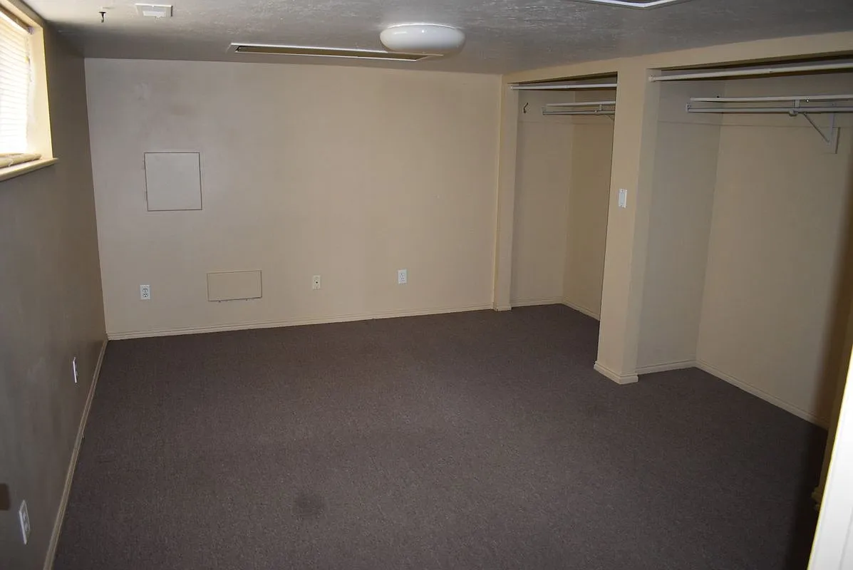 2 bed, 1.0 bath, 1041 sqft, $1,250 — Photo 1
