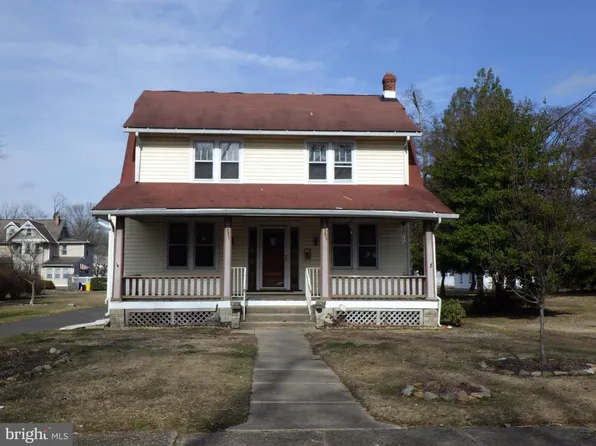 29 W Franklin Ave, Edgewater Park, NJ 08010