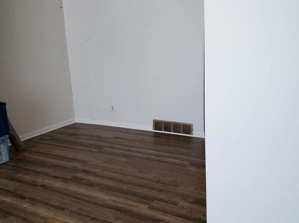 221 S Pike St