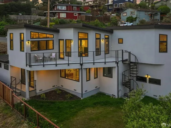 882 Stetson St, Moss Beach, CA 94038
