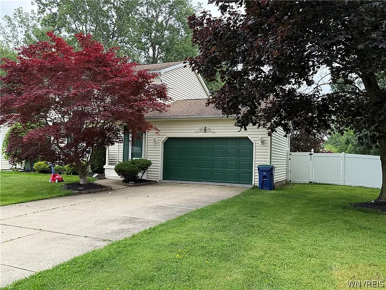 783 N French Rd — Photo 2