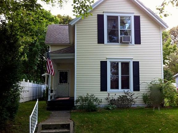 2nd image of 319 N Robert St